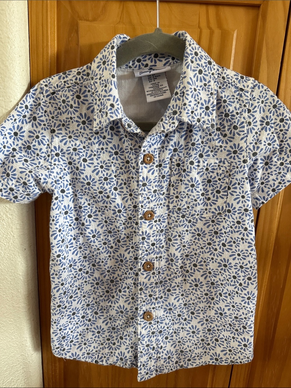 Tommy Bahama Blue and White Floral Short-Sleeve Button-Down